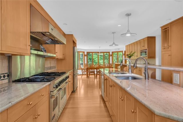 12 Howard Road, Cumberland, RI 02864