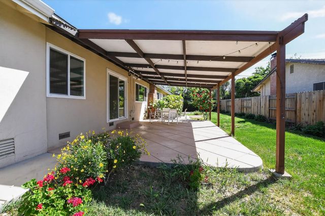 710 Villanova Dr, Davis, CA 95616