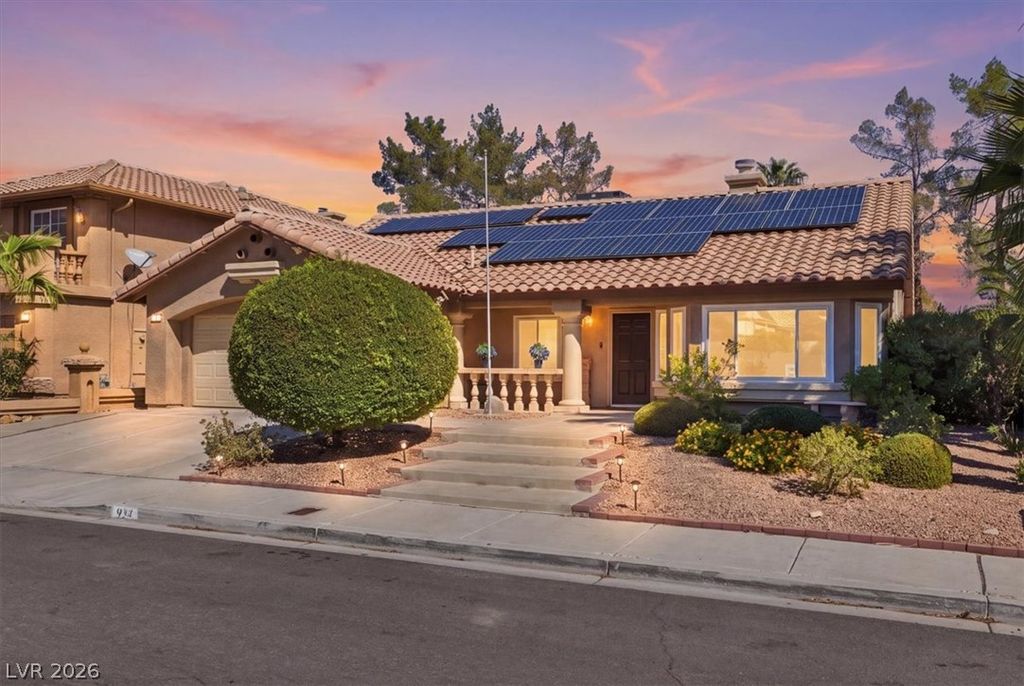 924 Sitting Bull Drive, Henderson, NV 89014 — exterior