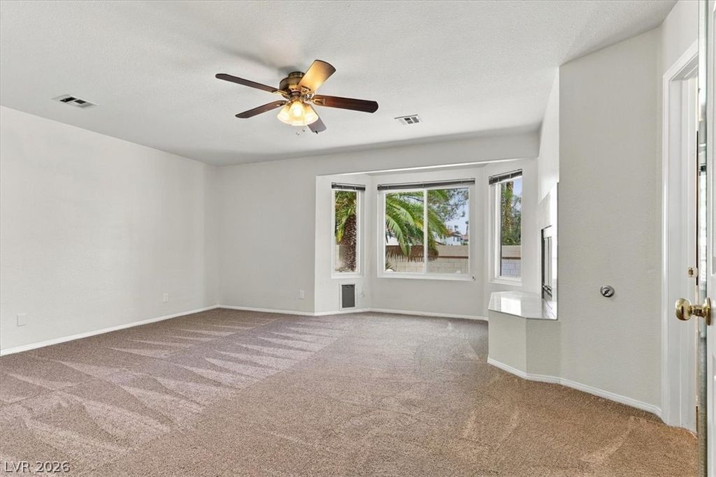 924 Sitting Bull Drive, Henderson, NV 89014 — photo 4