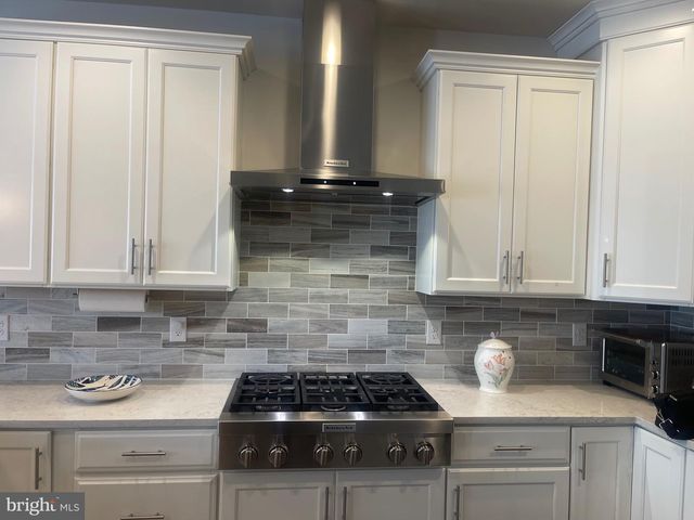 3718 PARRIS BLVD, Newtown Square, PA 19073