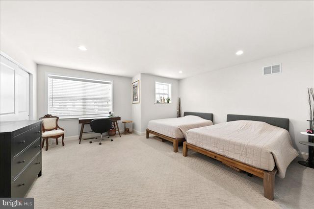 3718 PARRIS BLVD, Newtown Square, PA 19073