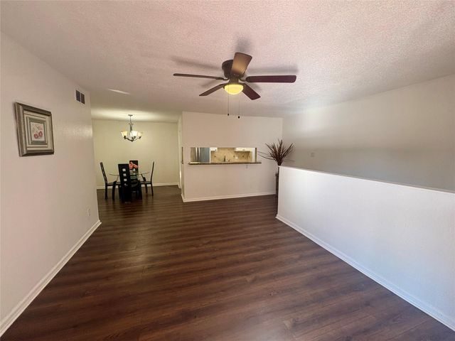 2744 Briarhurst Drive 38, Houston, TX 77057