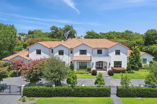 4831 S Lindhurst Avenue, Dallas, TX 75229