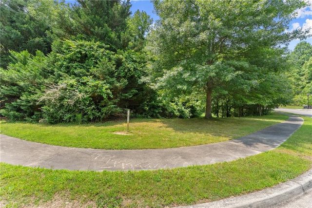 1756 Oak Tree Hollow, Gainesville, GA 30501