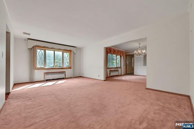 153 Orient Way, Lyndhurst, NJ 07071