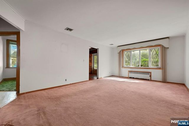 153 Orient Way, Lyndhurst, NJ 07071