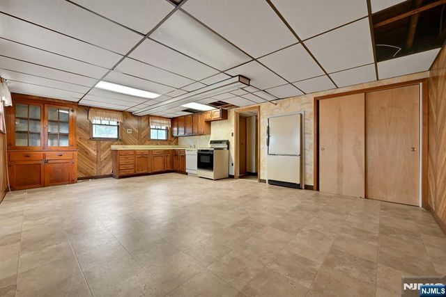 153 Orient Way, Lyndhurst, NJ 07071