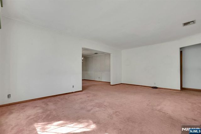 153 Orient Way, Lyndhurst, NJ 07071