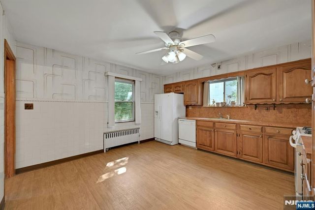 153 Orient Way, Lyndhurst, NJ 07071