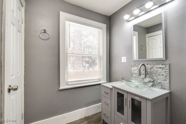 450 Storer Avenue, Akron, OH 44320