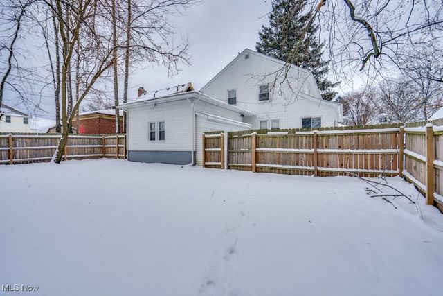 450 Storer Avenue, Akron, OH 44320