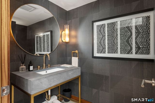 5 Marc Lane, Westport, CT 06880