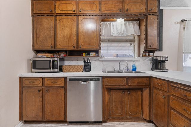2001 Chalice Road, Arlington, TX 76014