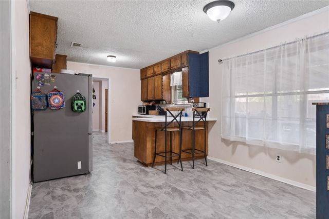 2001 Chalice Road, Arlington, TX 76014