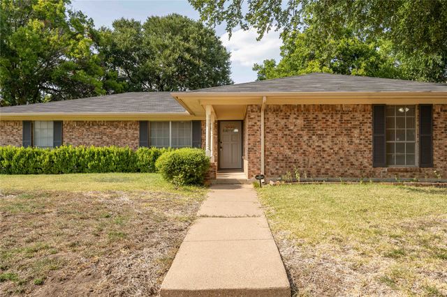 2001 Chalice Road, Arlington, TX 76014