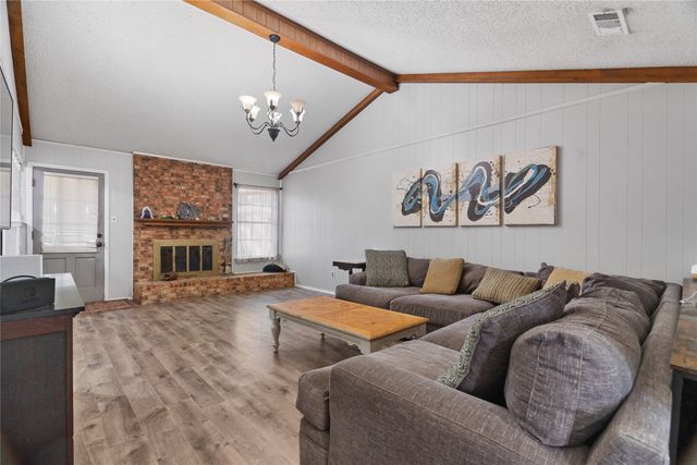 2001 Chalice Road, Arlington, TX 76014