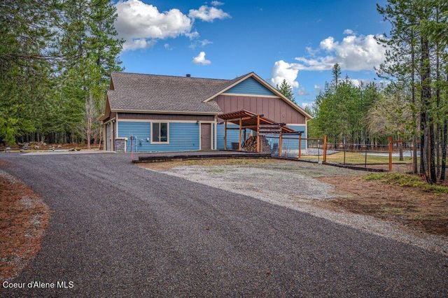 1009 Outback Loop, Spirit Lake, ID 83869