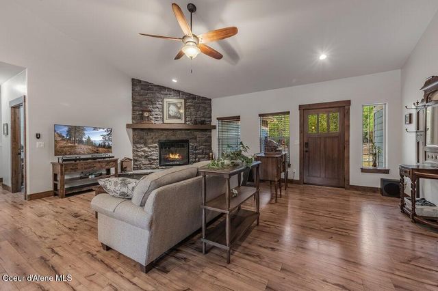 1009 Outback Loop, Spirit Lake, ID 83869