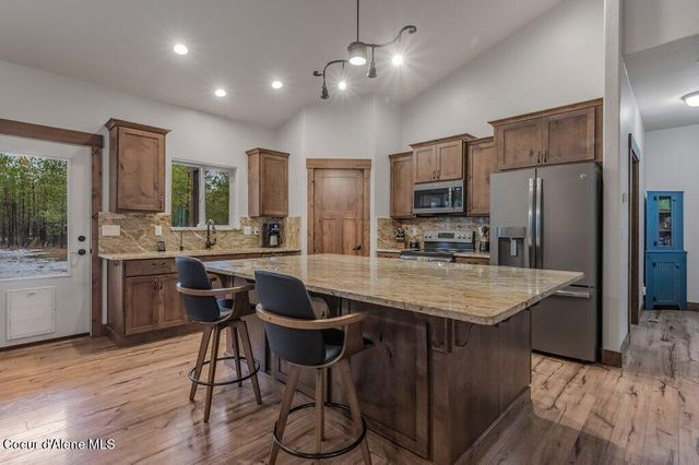 1009 Outback Loop, Spirit Lake, ID 83869