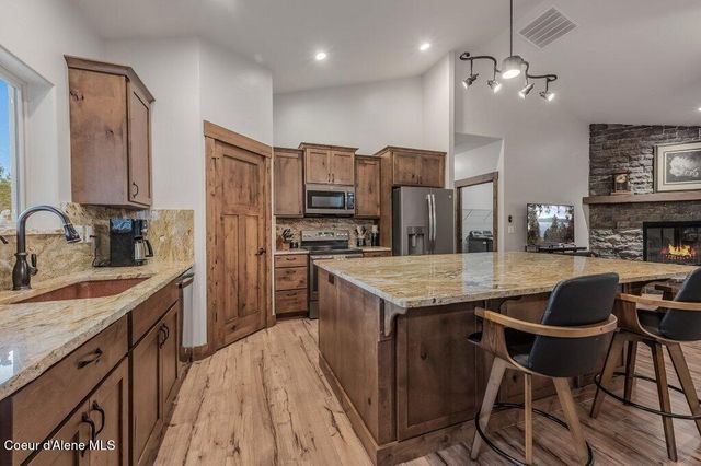 1009 Outback Loop, Spirit Lake, ID 83869