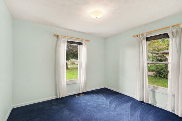 8198 N 37th Street, Ross Twp, MI 49083