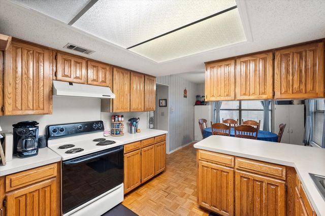 817 Fondren Drive, Arlington, TX 76001