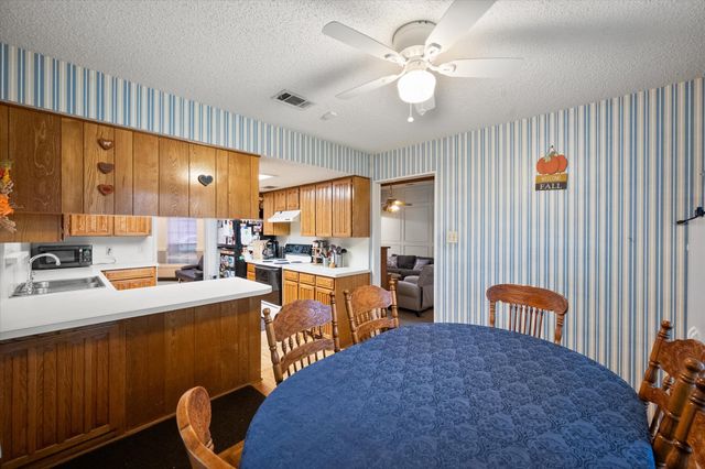 817 Fondren Drive, Arlington, TX 76001