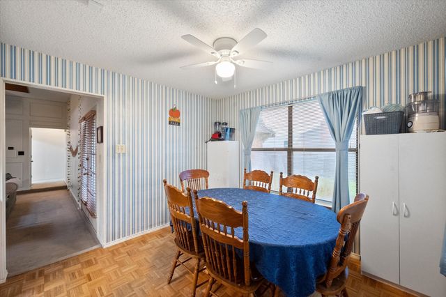 817 Fondren Drive, Arlington, TX 76001