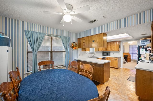 817 Fondren Drive, Arlington, TX 76001