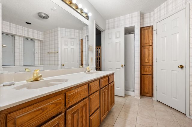 817 Fondren Drive, Arlington, TX 76001