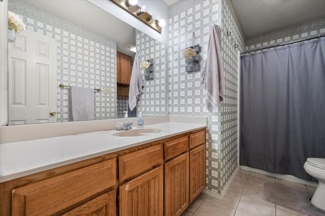 817 Fondren Drive, Arlington, TX 76001