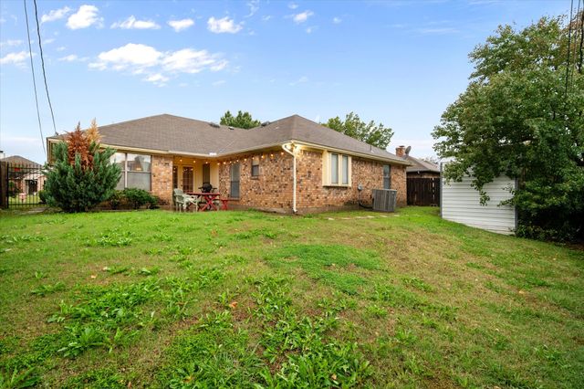 817 Fondren Drive, Arlington, TX 76001