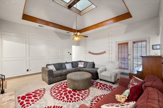 817 Fondren Drive, Arlington, TX 76001