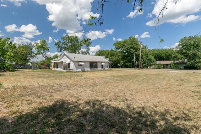304 S Colorado Street, Whitney, TX 76692