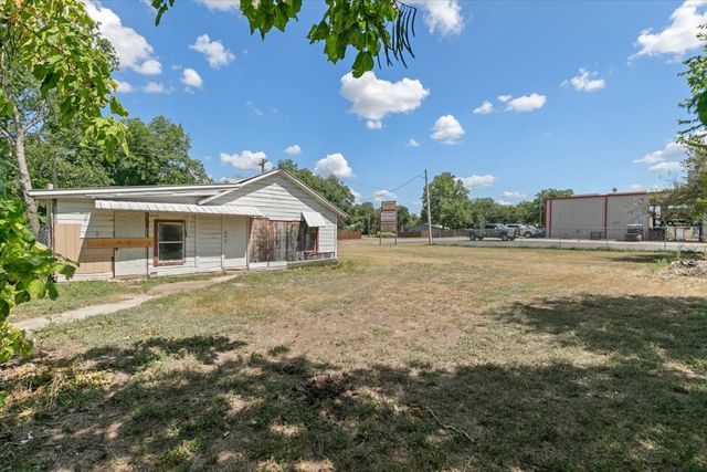 304 S Colorado Street, Whitney, TX 76692