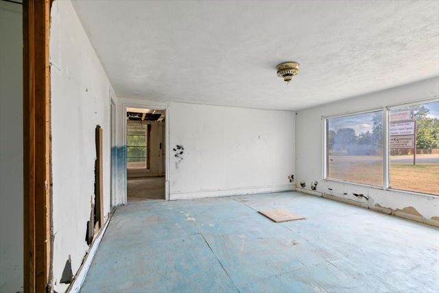 304 S Colorado Street, Whitney, TX 76692