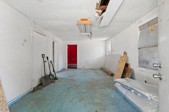 304 S Colorado Street, Whitney, TX 76692