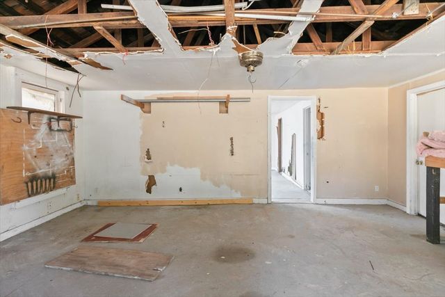 304 S Colorado Street, Whitney, TX 76692