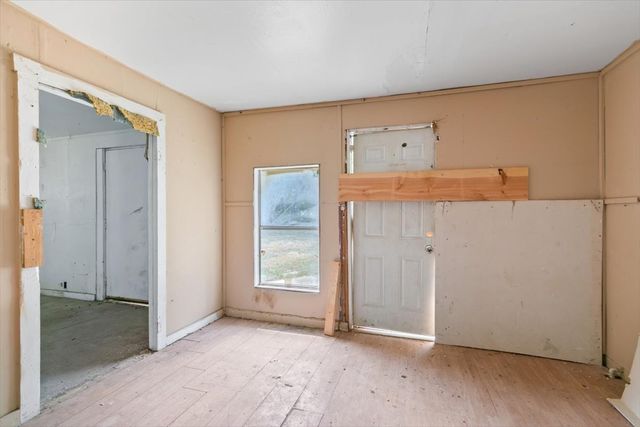 304 S Colorado Street, Whitney, TX 76692