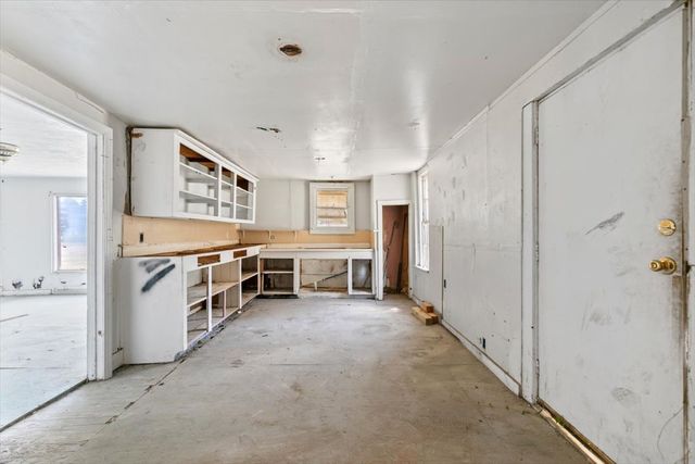 304 S Colorado Street, Whitney, TX 76692