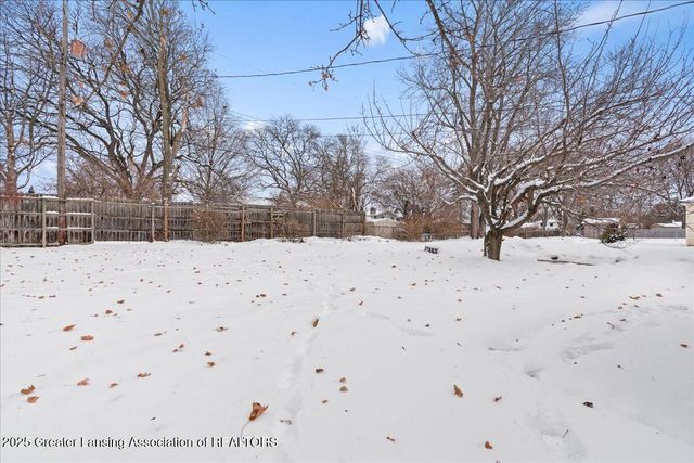 3322 Pickwick Place, Lansing, MI 48917