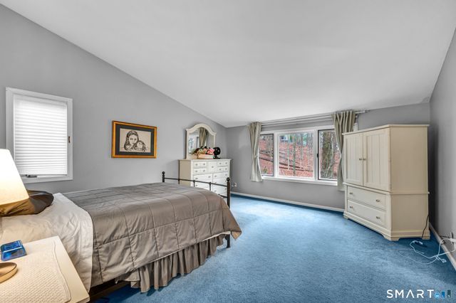 8 Ironwood Road, West Hartford, CT 06117