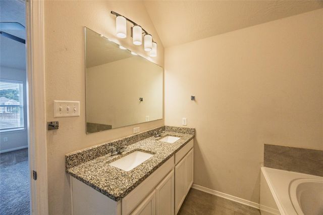 1007 Malisa Hill, Brenham, TX 77833