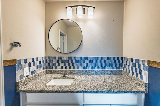 1007 Malisa Hill, Brenham, TX 77833