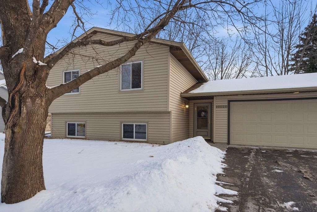 10029 108th Place N, Maple Grove, MN 55369