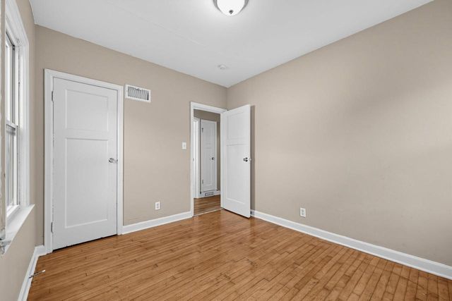 5521 N 33rd St Milwaukee, Milwaukee, WI 53209