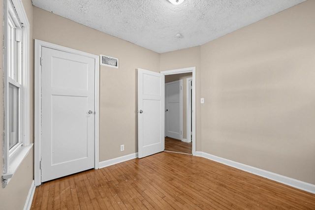 5521 N 33rd St Milwaukee, Milwaukee, WI 53209