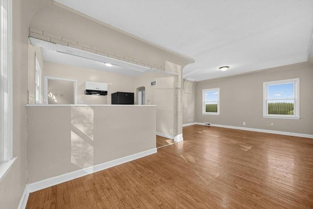 5521 N 33rd St Milwaukee, Milwaukee, WI 53209