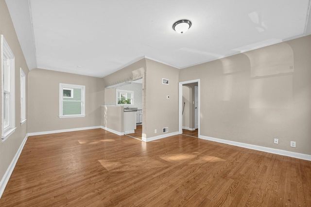 5521 N 33rd St Milwaukee, Milwaukee, WI 53209